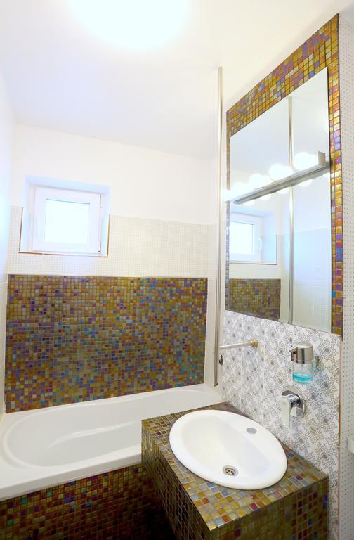 Soho Apartment Near Ceronav 갈라치 외부 사진